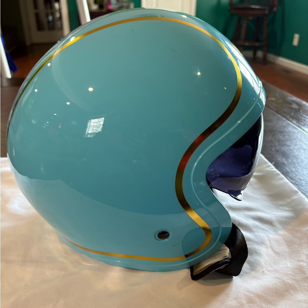 Harley-Davidson Teal with Gold Trim Helmet - Picture 2 of 6